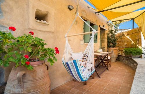 Lastros Appartement | Private studio in historic house