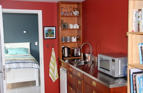 Raumati South Appartement | Studio confortable privé-1 minute à pied de la plage