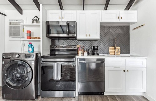 Thousand Oaks Maison | Private Studio Oasis with Nature at Your Doorstep