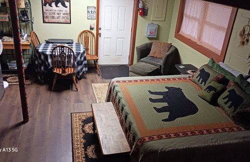 Newland Maison | Private Master Suite w/Laundry, Cooking, River Access, Storage, Large Dogs OK.
