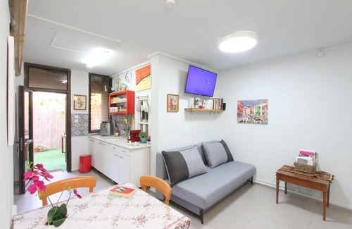 Gedera Appartement | Comme à la maison, Gedera-Room-BnB, hébergement dans le centre d'Israël, agréable et confortable.
