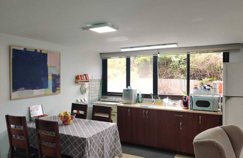 Gedera Appartement | Comme à la maison, Gedera-Room-BnB, hébergement dans le centre d'Israël, agréable et confortable.