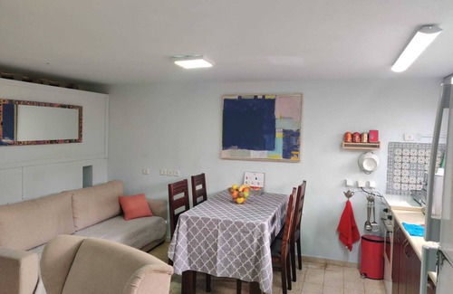 Gedera Appartement | Comme à la maison, Gedera-Room-BnB, hébergement dans le centre d'Israël, agréable et confortable.