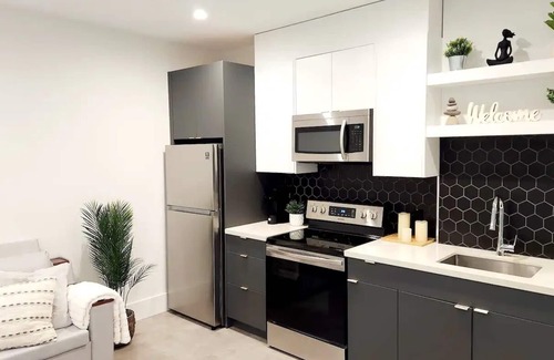 Britannia Beach Maison | Private suite/Squamish 10 mins/Two king beds/Hike-ride-ski-climb-golf