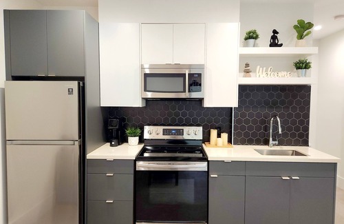 Britannia Beach Maison | Private suite/Squamish 10 mins/Two king beds/Hike-ride-ski-climb-golf