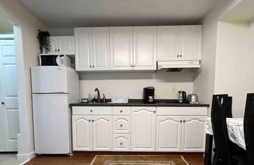 Surrey Newton Appartement | Private suite, separate entrance, central location