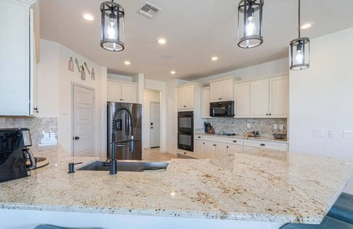 Maricopa Maison | Beautiful & Private Swim Up Oasis in charming Maricopa