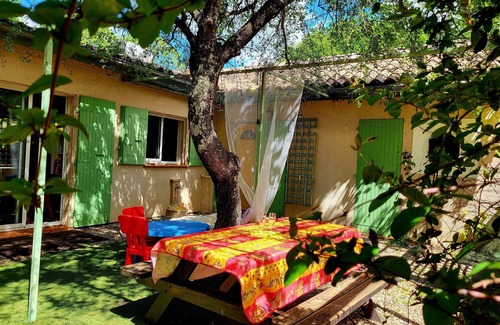 Mejannes-le-Clap Maison | Private swimming pool in Provencal house