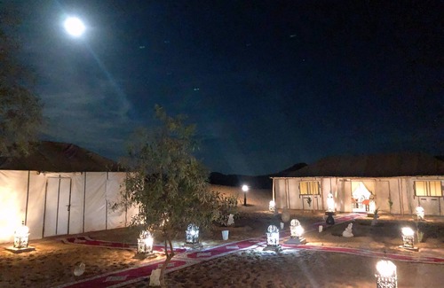 Taouz Lit Et Petit-Déjeuner | Private tent and camel ride