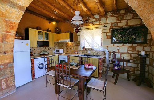 Georgioupolis Villa | Villas traditionnelles privées avec vue mer et montagne à 3 km de plage de sable fin