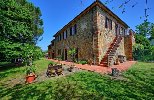 Terranuova Bracciolini Villa | Maison de vacances privée avec piscine privée, WIFI, TV, patio, vue panoramique, près de Arezzo