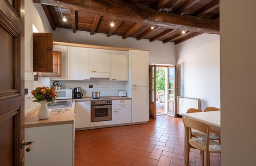 Vicchio Villa | Merveilleuse maison de vacances privée avec bain à remous, WIFI, sauna, piscine privée, TV, patio