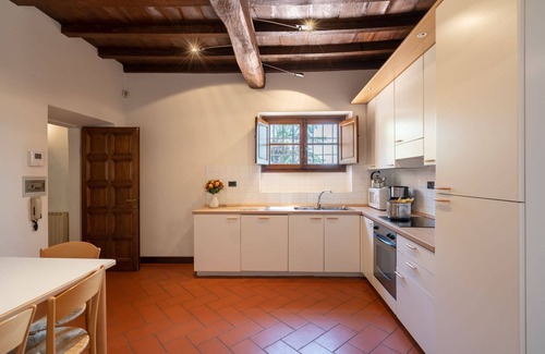 Vicchio Villa | Merveilleuse maison de vacances privée avec bain à remous, WIFI, sauna, piscine privée, TV, patio