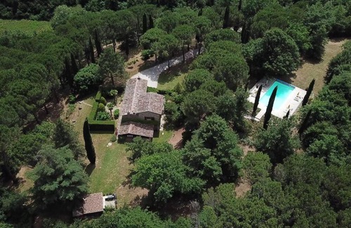 Lisciano Niccone Villa | Private villa with extensive gardens and pool