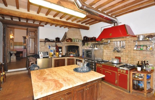 Monticiano Villa | Maison de vacances privée avec WIFI, piscine, sauna, climatisation, bain à remous, TV, patio