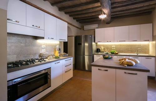Ferretto Villa | Maison de vacances privée avec climatisation, WIFI, piscine, bain à remous, TV, patio