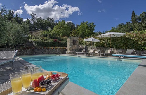 Borgo San Lorenzo Villa | Maison de vacances privée avec WIFI, piscine, climatisation, sauna, bain à remous, TV, patio