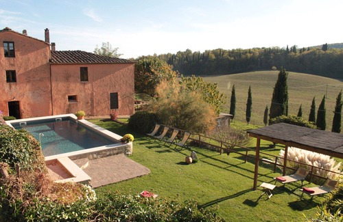 Simignano Villa | Maison de vacances privée avec WIFI, piscine, bain à remous, climatisation, TV, patio