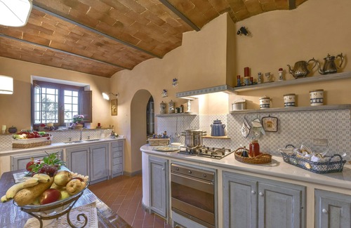 Casalguidi Villa | Villa privée avec 3 chambres et 3 salles de bains. Piscine, A / C et WiFi!