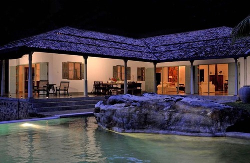 Kathaluwa Villa | Villa Privée AVEC Piscine Extérieure - Vue Lac