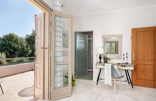 Prines Villa | Villa neuve avec vue unique sur la mer, piscine, barbecue, à 3 km de la plage!