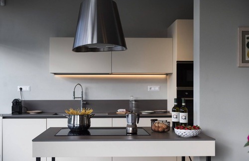 Monteu Roero Villa | Belle maison de vacances privée avec climatisation, piscine privée, WIFI, TV, patio, près de Alba
