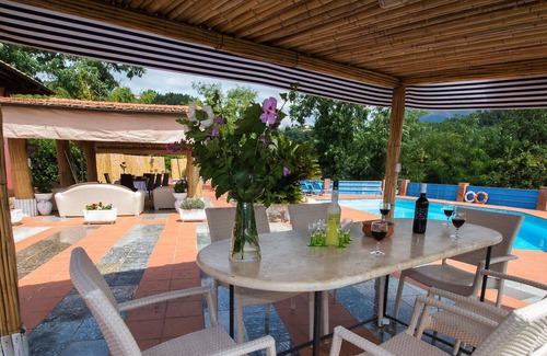 Stiava Villa | Maison de vacances privée avec piscine privée, WIFI, climatisation, TV, près de Viareggio