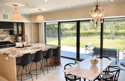 Orient Maison | Private Vineyard Estate in Orient Village w Pool / AC / Walk to Beach & Town
