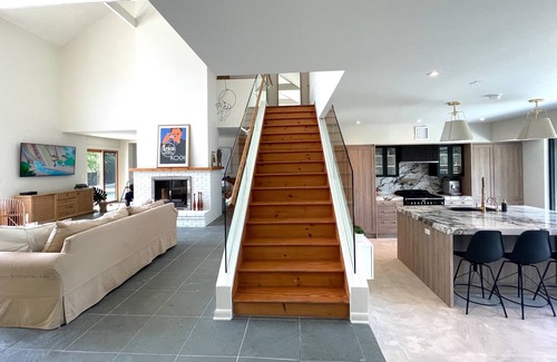 Orient Maison | Private Vineyard Estate in Orient Village w Pool / AC / Walk to Beach & Town