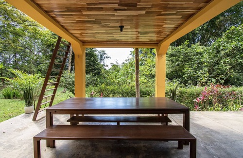 Ballena Villa | Private waterfall, close 2 beach!
