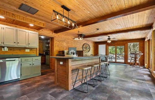 Bolivar Cabine | Private Waterfront Cabin @ Bolivar Lake Lodge