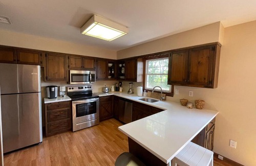 Southold Maison | Private Waterfront home Dock Kayak walk to Southold, near Greenp