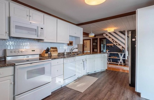 Sandown Maison | Private waterfront home