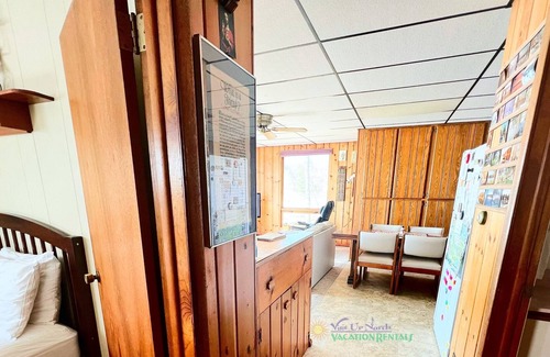 Interlochen Cabine | Pas de repos au bord de l'eau dans Interlochen-jouets aquatiques-Budget friendly