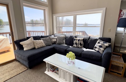 Winthrop Chalet De Ski | Private waterfront with stunning views, wrap around deck, and a dock for boating