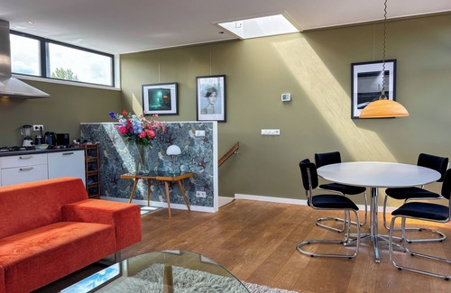 Stadionbuurt Location De Bateaux | Private watervilla 60m² nearby Amsterdam centre+ rooftop terrace