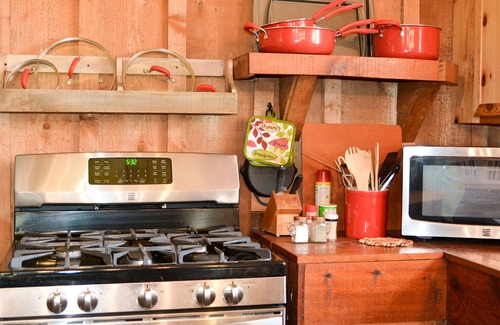 Board Camp Cabine | Shady Bend dispose de 2 cabines, 8 couchages confortablement, à 1 mile du début du sentier W / P sud