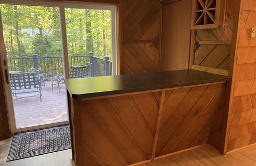 Etna Maison | Private Wooded Retreat close to Cornell