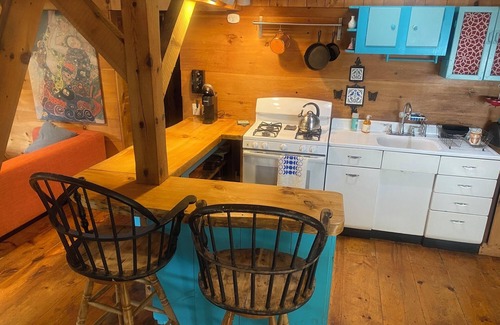 Center Conway Appartement | Private yurt complex near town