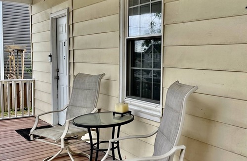 Nauck Maison | PrivateIn Law Suite: 2 Small bedrooms w private bath & Private entry.