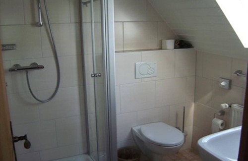 Schillingen Lit Et Petit-Déjeuner | Privatpension Haus Wildgarten - Chambre double, douche ou baignoire, WC, 1 chambre à coucher