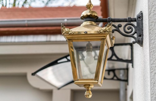 Radeberger Vorstadt Appartement | Privatsphäre im Kutscherhaus der Villa Golding