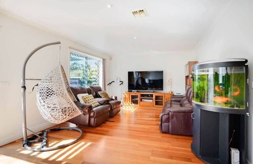 Narre Warren South Maison | Prized Home Away from Home in Enviable Location