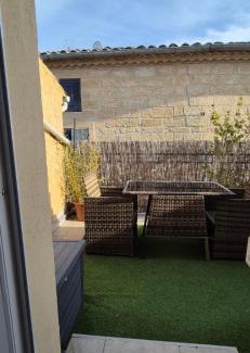 Collias Appartement | Proche d'Uzès la Terrasse du soleil levant