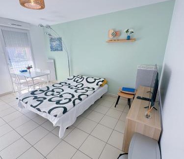 Bussy-Saint-Georges Appartement | Proche Disney Paris Appartement cosy et familial pour 4 Pers-Wifi-Parking Privé