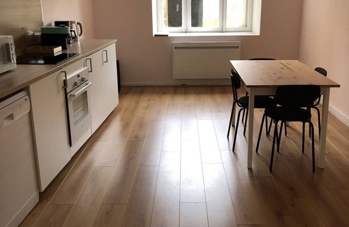 Longeville-les-Metz Appartement | Proche du Centre Ville, Appartement de 100m2, Deux Chambres, Parking Privatif