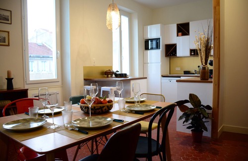Les Chutes Lavie Appartement | PROCHE DU VIEUX PORT AU CALME