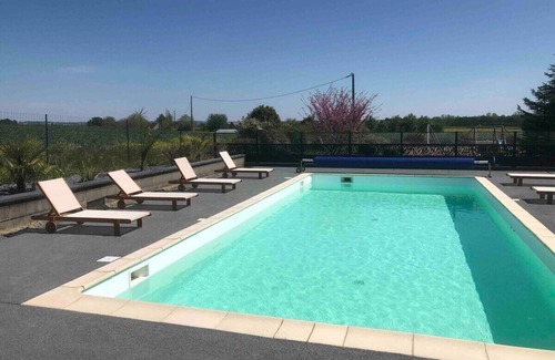 Thure Appartement | Proche futuroscope gîte privé domaines, 2 piscines
