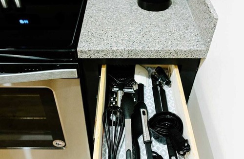 Edgehill Appartement | Producer's Suite: Luxe Music Row Stay, Walk to Gulch!