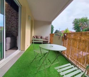 Mont-de-Marsan Appartement | Promo 20 pourcent - centre - parking - balcon - wifi - lave linge et vaisselle